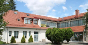 Отель Hostel Nuove Frontiere  Ныса